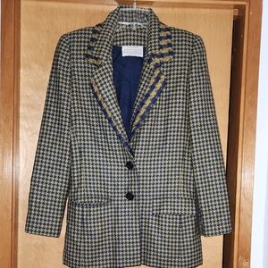 Carolina Herrera Navy and Golden Tan Blazer with Classic Houndstooth Pattern